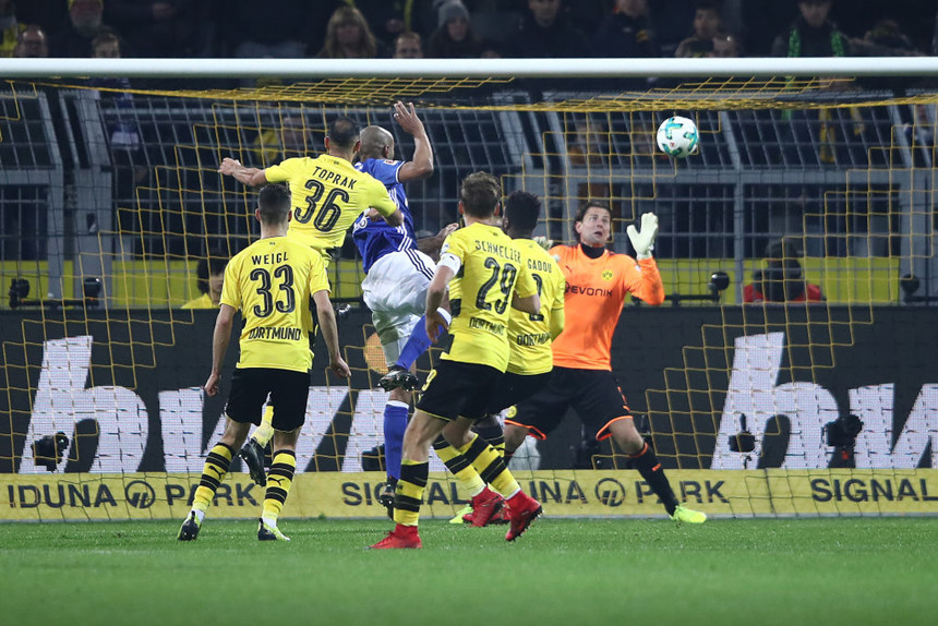 Dẫn trước 4-0, Dortmund vẫn bị cầm hòa 4-4 khó tin